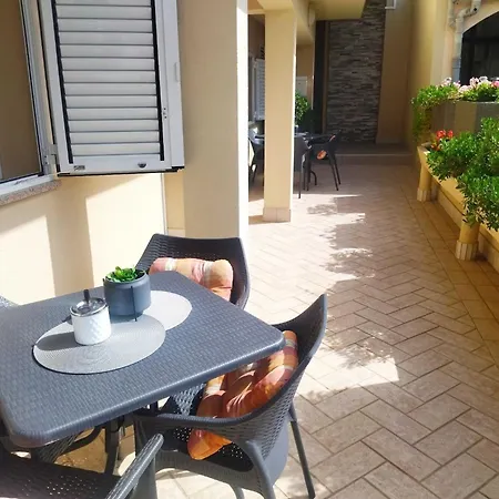 Charming One Bedroom - One Bedroom * Povljana