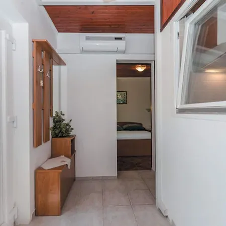 Charming One Bedroom - One Bedroom Apartmán *