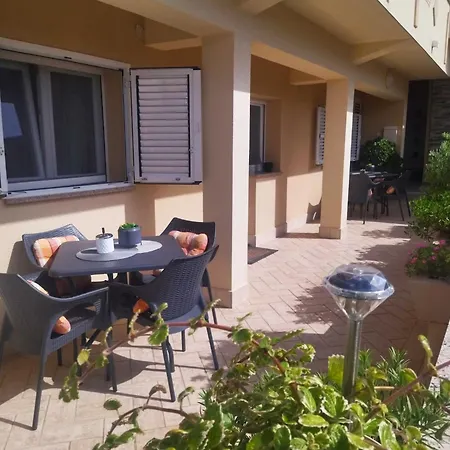 Charming One Bedroom - One Bedroom Povljana